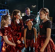 „Sista Magic" – Flora (Lilith Julie Johna), Flame (Laila Marie Noelle Padotzke), Sky (Leonore von Berg) und Marina (Hedda Erlebach) beim Talentwettbewerb ©Fotos: Walt Disney Studios Motion Pictures Germany